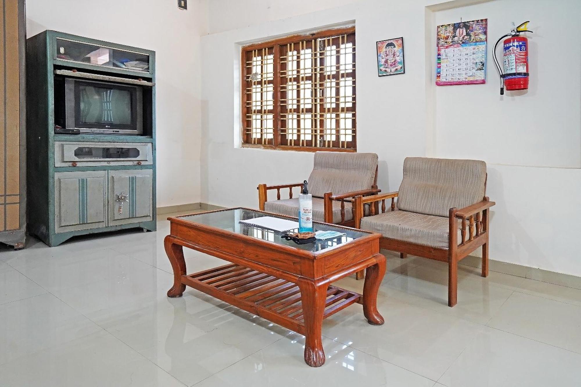 Oyo Home Unity Home Stay Rajpipla Ngoại thất bức ảnh